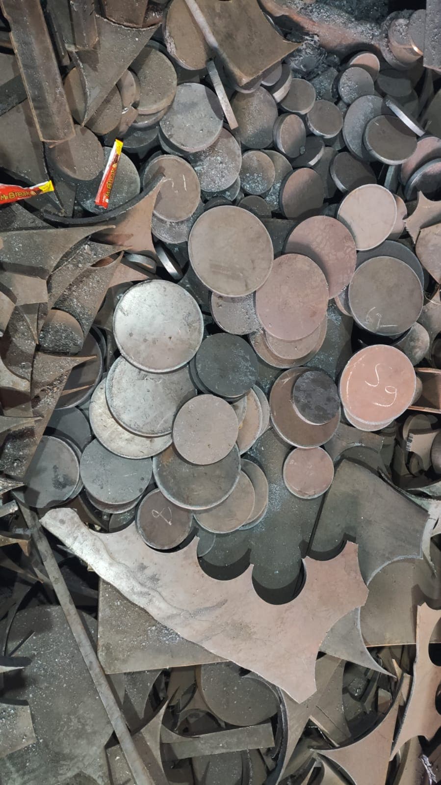 Mixed MS circle and profile cut workshop material in Darukhana Mumbai